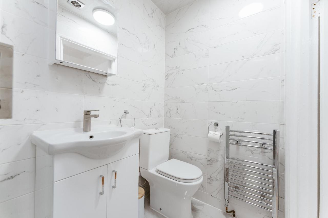 Notting Hill Guest Flat Apartment อีลลิง ภายนอก รูปภาพ